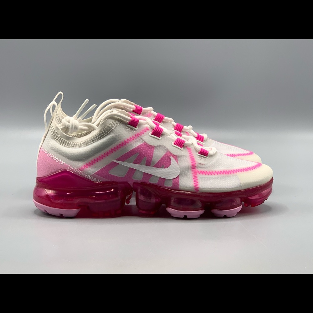 NEW Nike Women’s Air VaporMax Size 6 AR6632-105